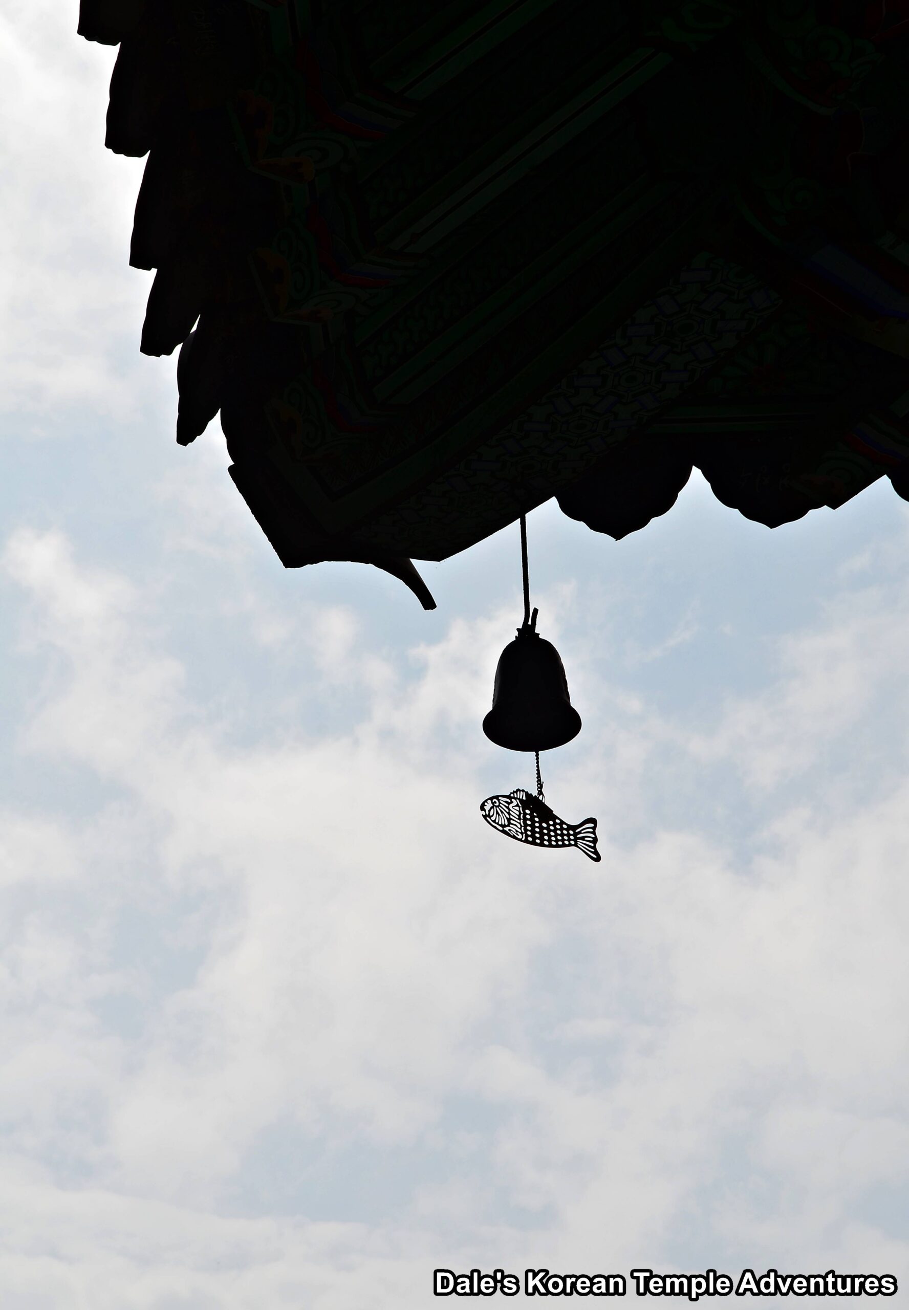 Punggyeong FishShaped Wind Chimes 풍경 Dale's Korean Temple Adventures